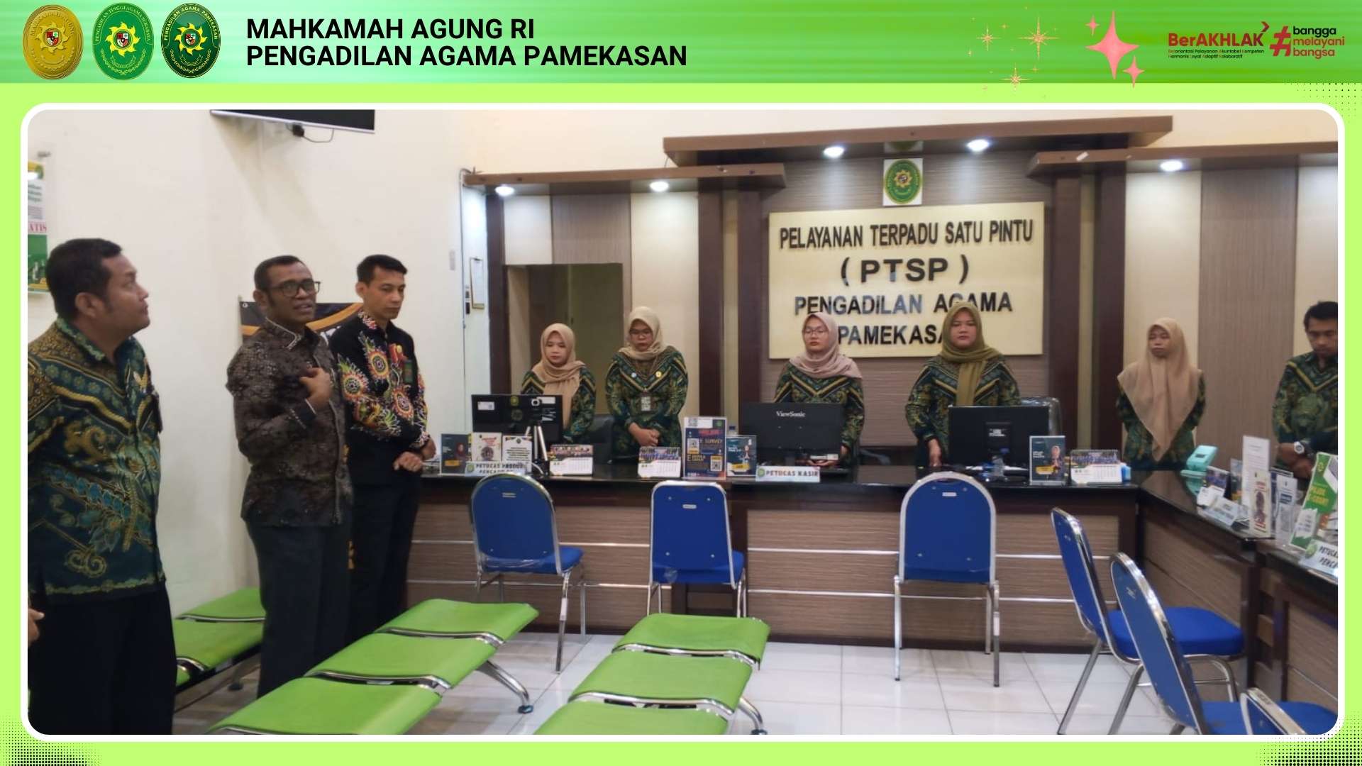 Tingkatkan Mutu Layanan dan Tertib Administrasi. Jajaran Pimpinan PA Pamekasan Berikan Briefing Rutin PTSP